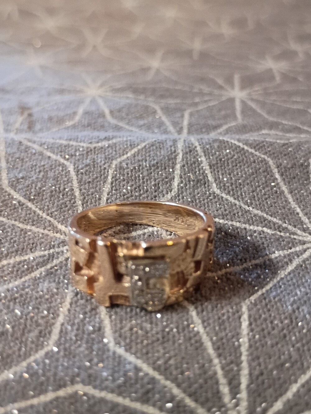 Vintage 14K Gold Geometric Link Ring with Cubic Accent